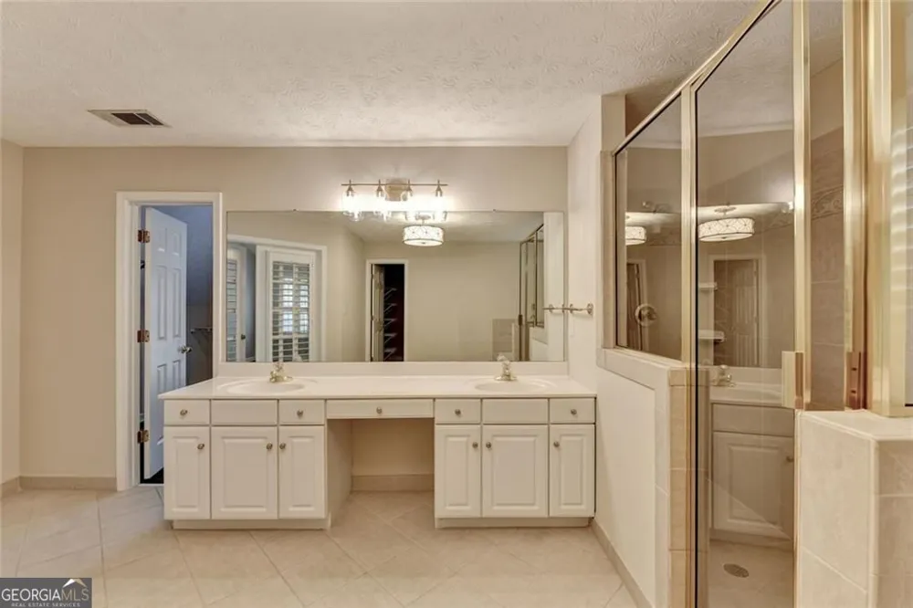 4614 Kiplin Lake CT Sugar Hill, GA 30518