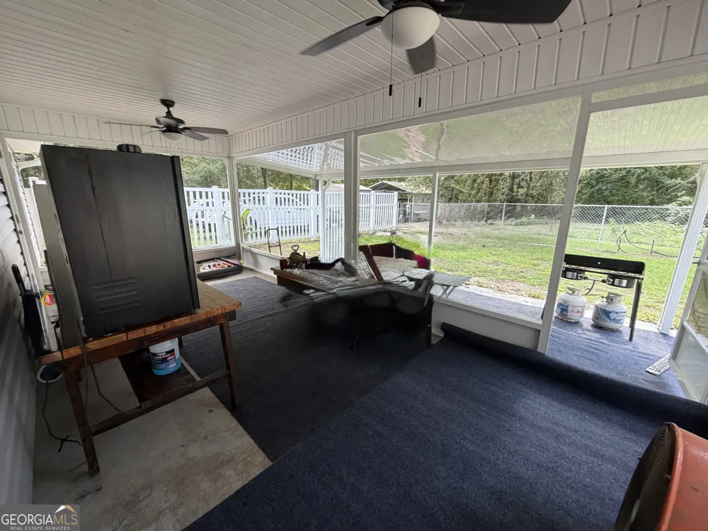 325 Creekview DR Hortense, GA 31543