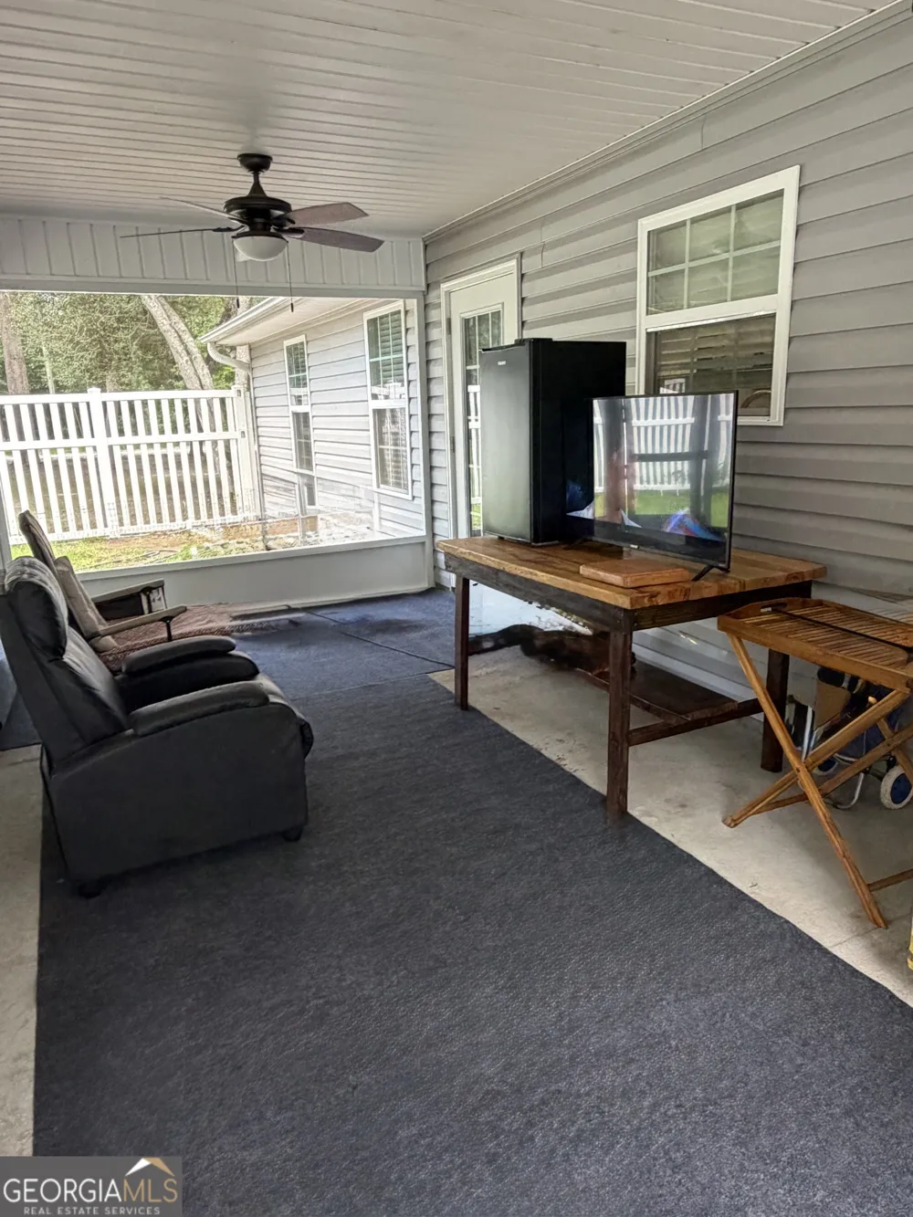 325 Creekview DR Hortense, GA 31543