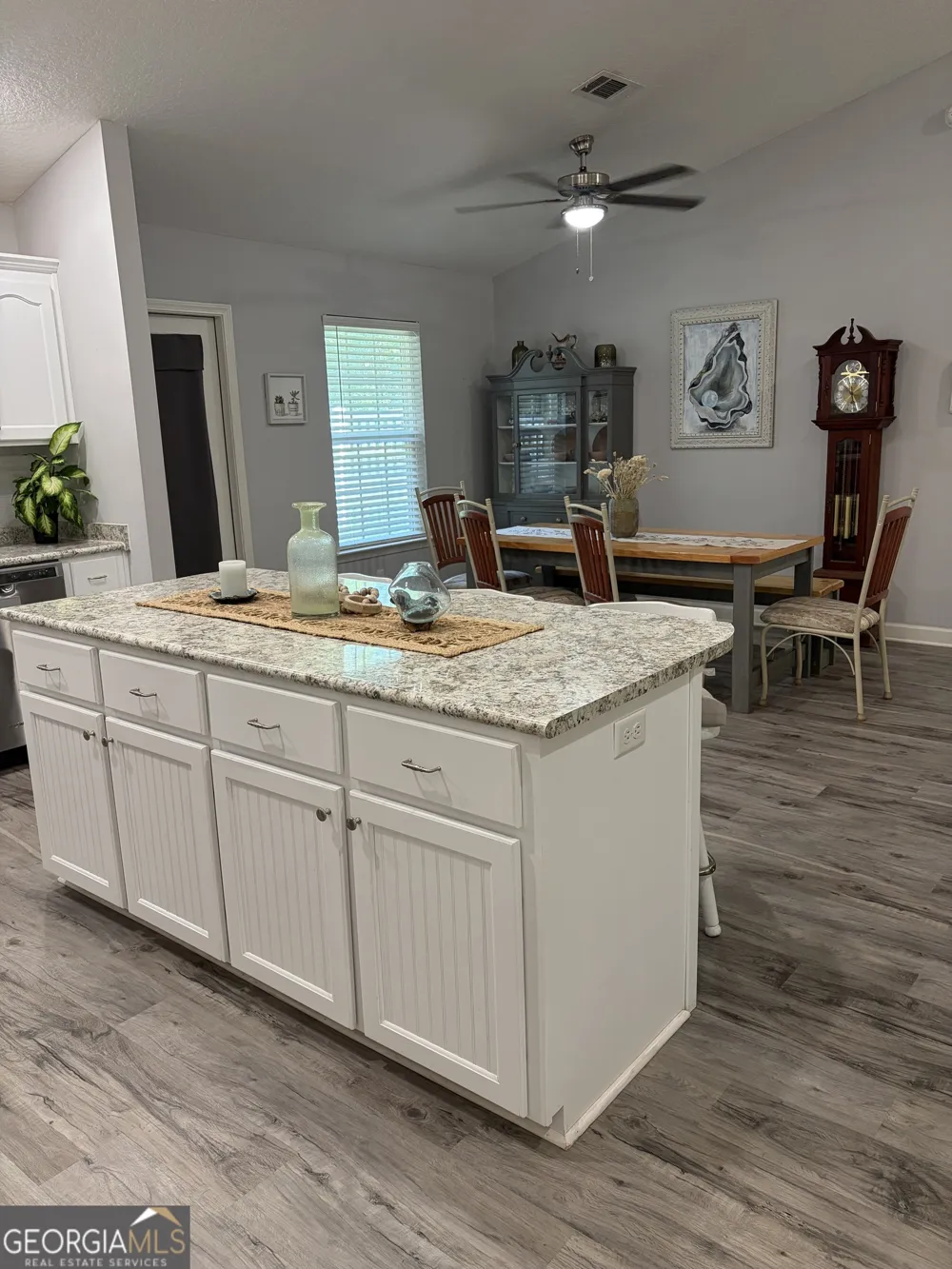 325 Creekview DR Hortense, GA 31543