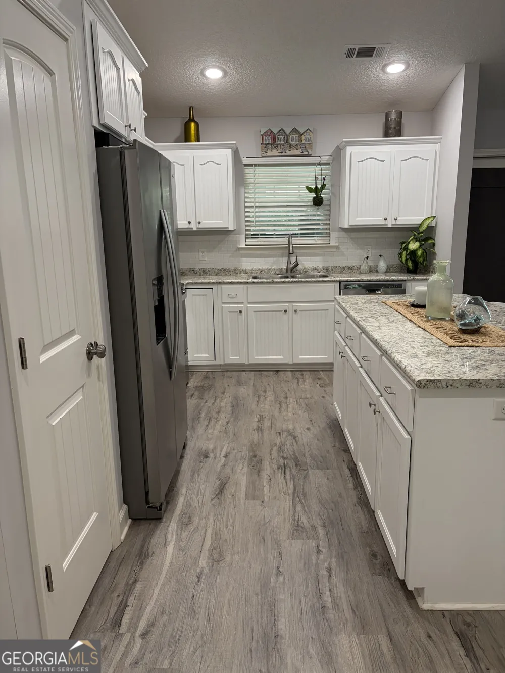 325 Creekview DR Hortense, GA 31543