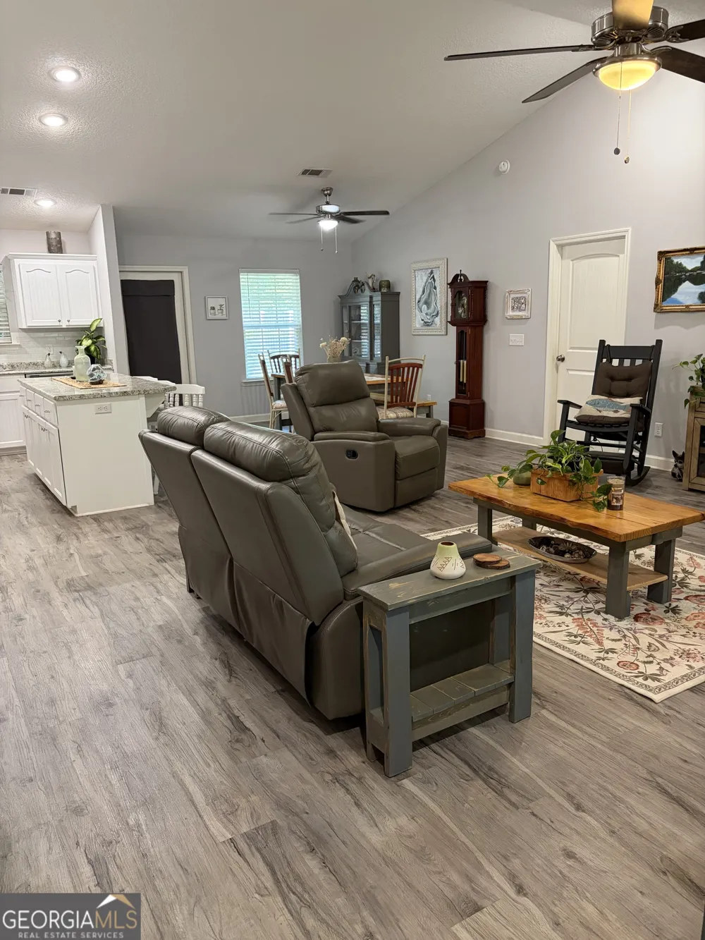 325 Creekview DR Hortense, GA 31543