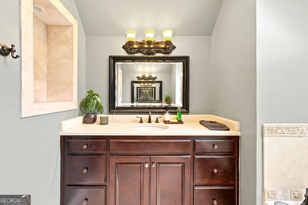 195 Gateway DR Rocky Face, GA 30740