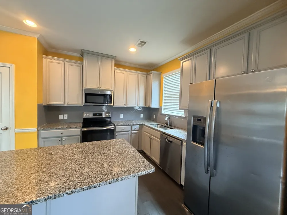 2352 Rolling TRL Lithonia, GA 30058
