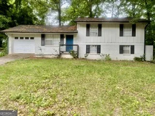 562 Roxbury DR