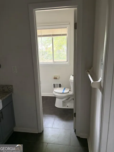 562 Roxbury DR Riverdale, GA 30274