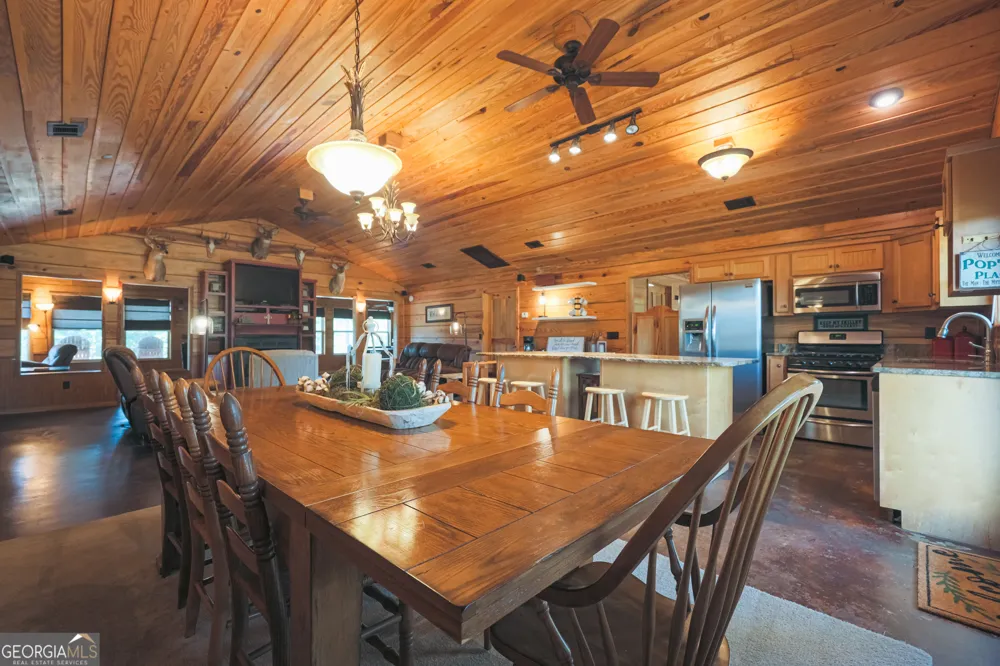 3733 Oak Hill RD Blackshear, GA 31516