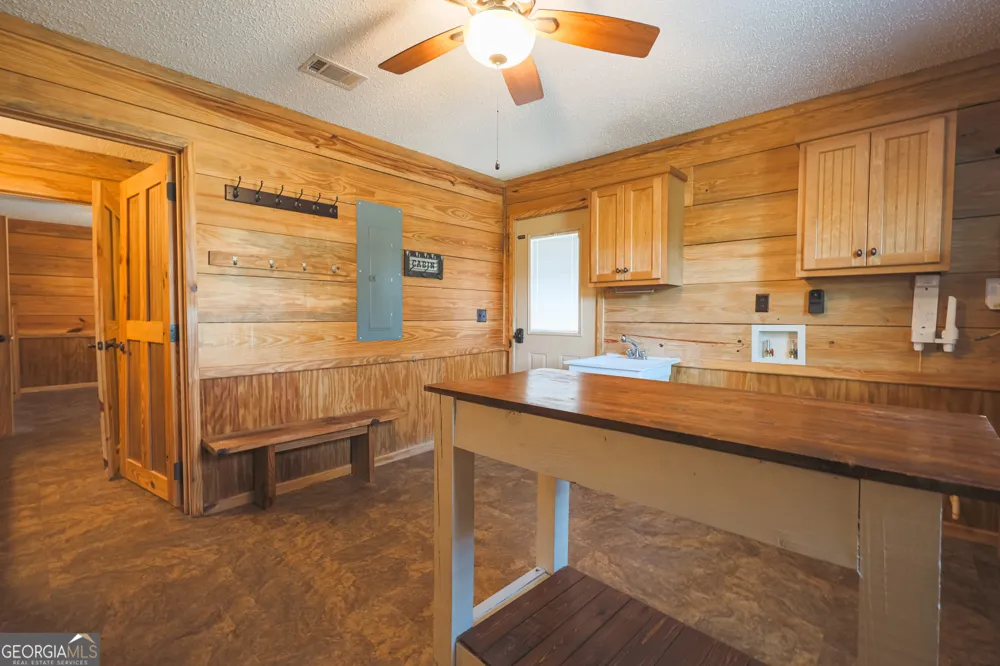 3733 Oak Hill RD Blackshear, GA 31516