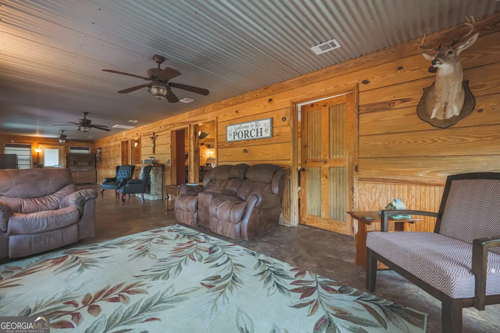 3733 Oak Hill RD Blackshear, GA 31516