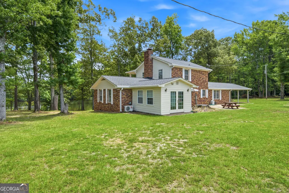 607 Grant RD Brooks, GA 30205