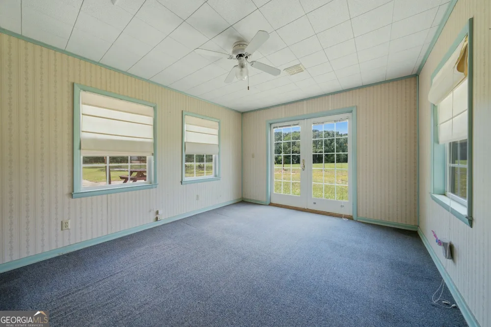 607 Grant RD Brooks, GA 30205