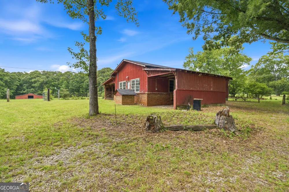 607 Grant RD Brooks, GA 30205