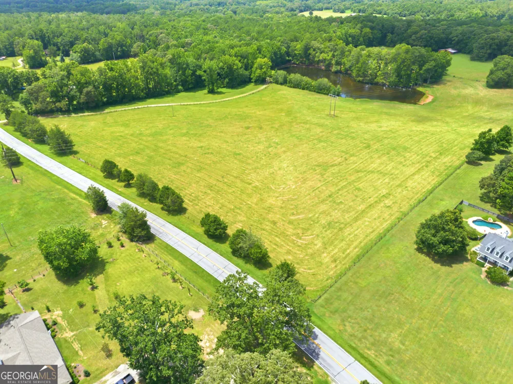 607 Grant RD Brooks, GA 30205