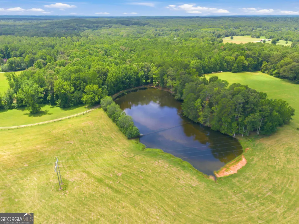 607 Grant RD Brooks, GA 30205