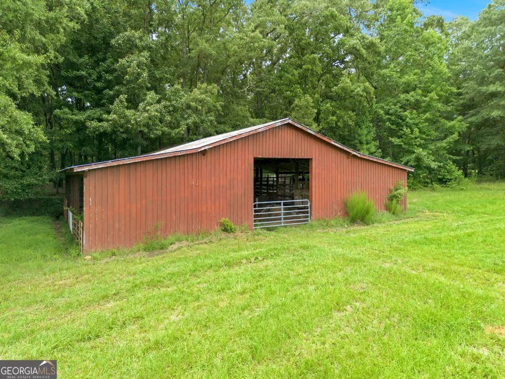 607 Grant RD Brooks, GA 30205