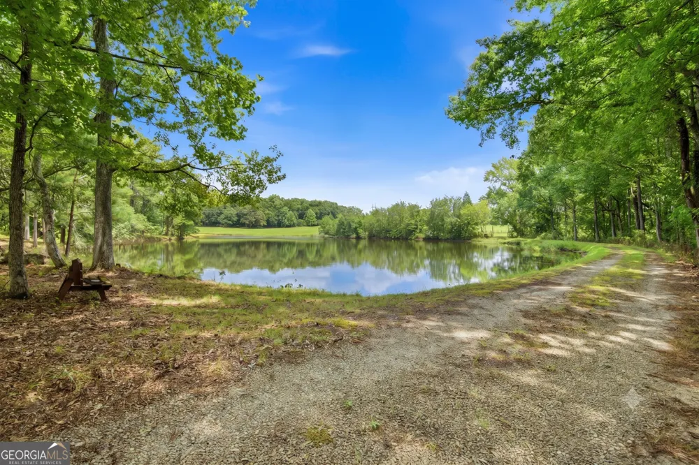 607 Grant RD Brooks, GA 30205