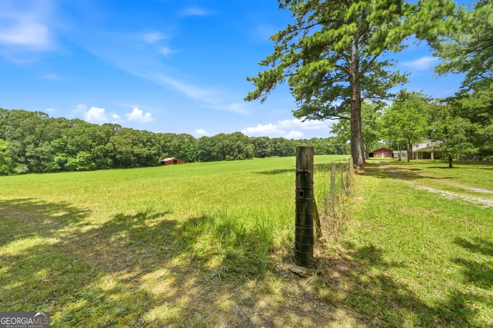 607 Grant RD Brooks, GA 30205
