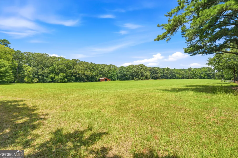 607 Grant RD Brooks, GA 30205