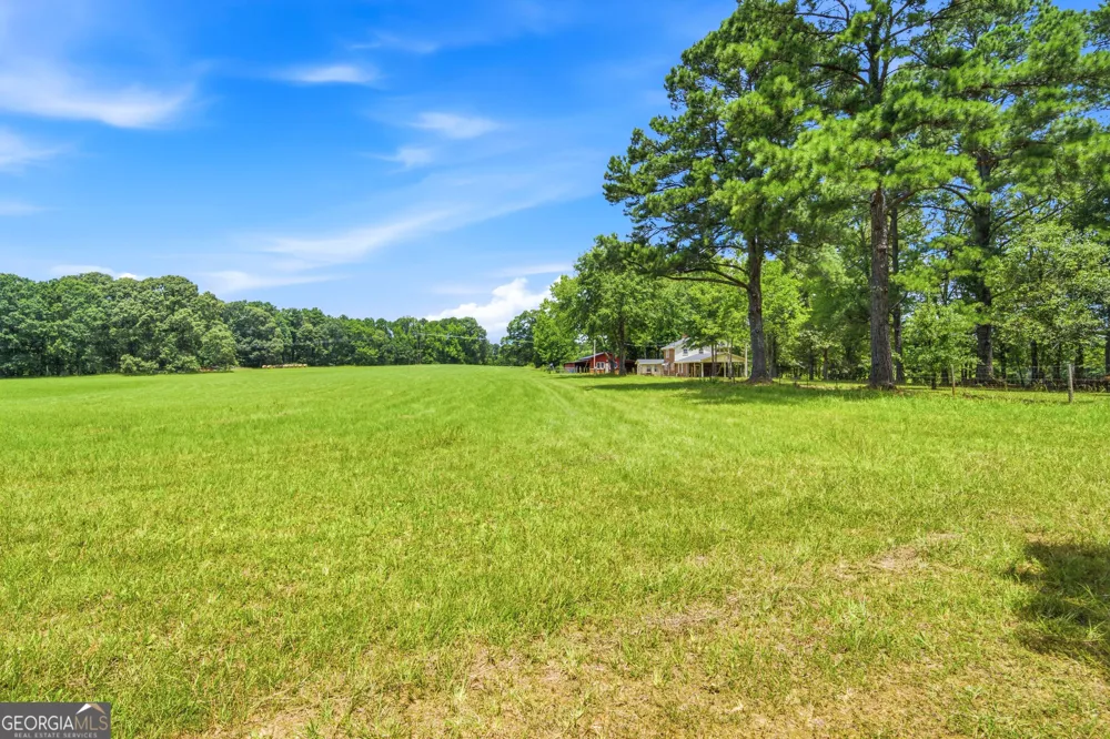 607 Grant RD Brooks, GA 30205