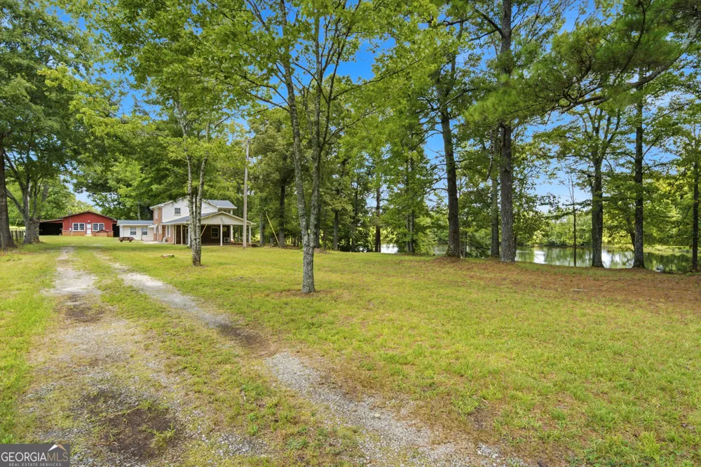 607 Grant RD Brooks, GA 30205