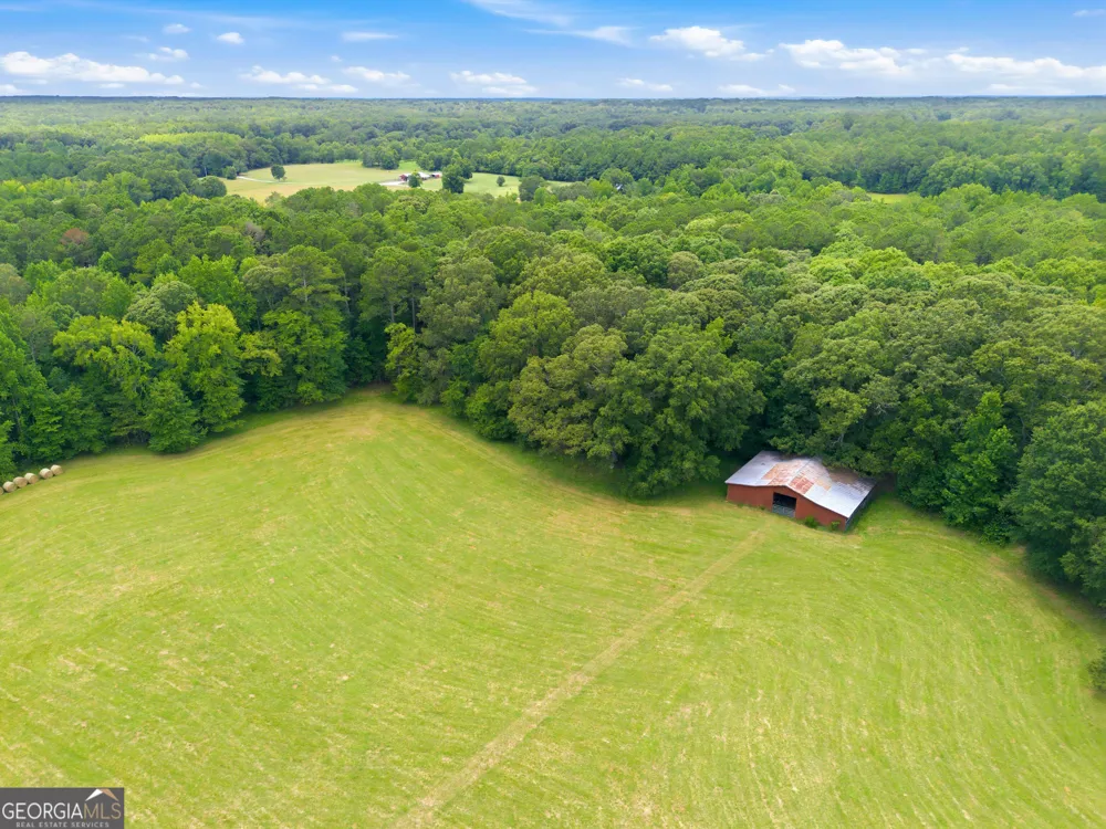 607 Grant RD Brooks, GA 30205