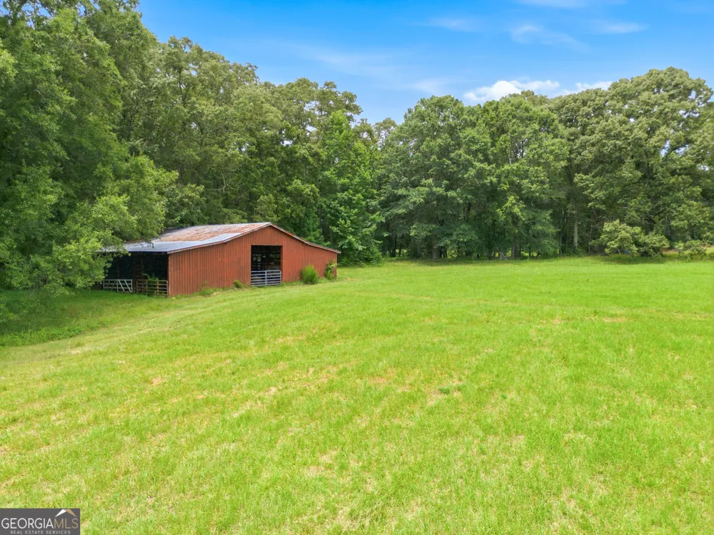 607 Grant RD Brooks, GA 30205