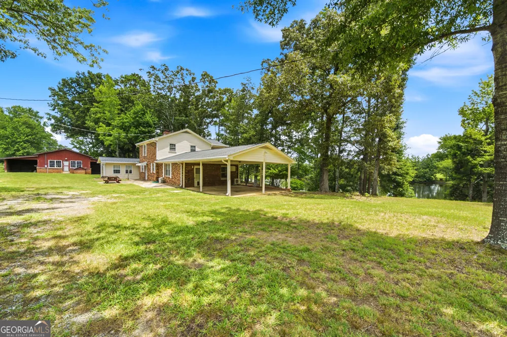 607 Grant RD Brooks, GA 30205