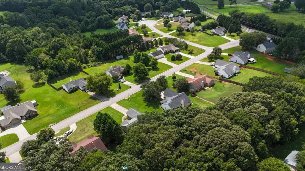 1438 Solomon DR Winder, GA 30680