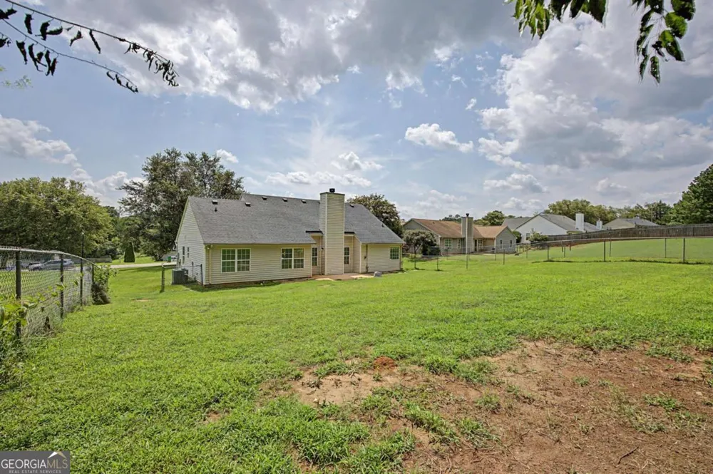 1438 Solomon DR Winder, GA 30680