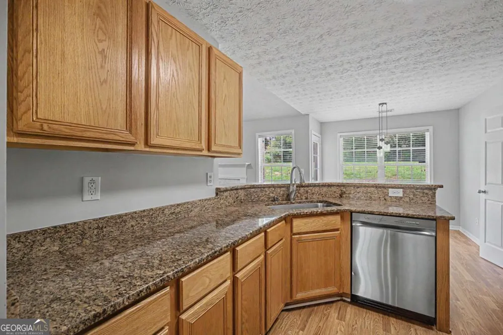 1438 Solomon DR Winder, GA 30680