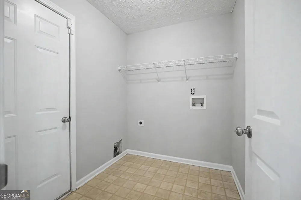 1438 Solomon DR Winder, GA 30680