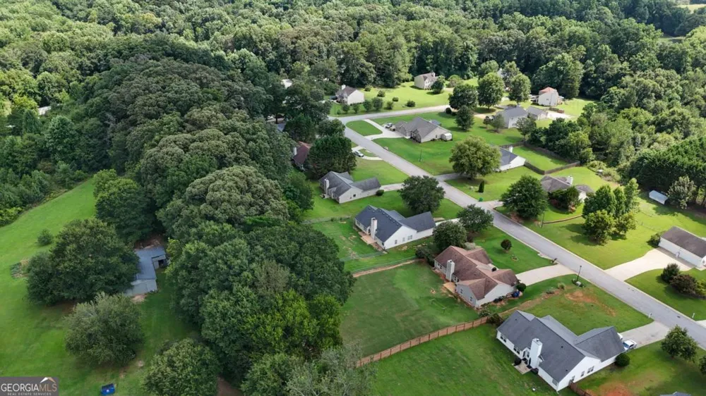 1438 Solomon DR Winder, GA 30680
