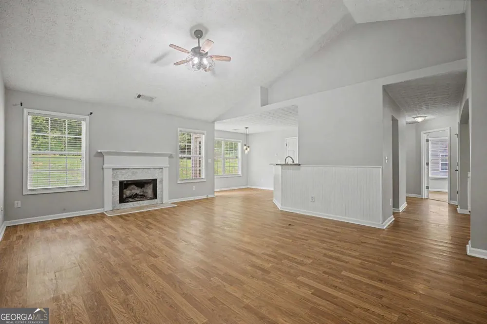1438 Solomon DR Winder, GA 30680