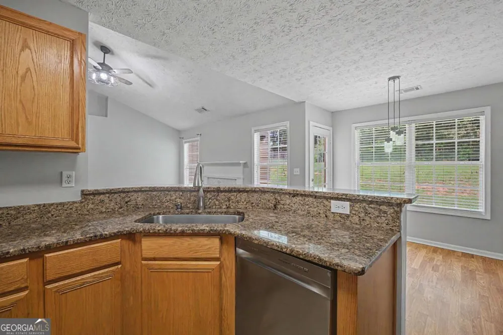 1438 Solomon DR Winder, GA 30680