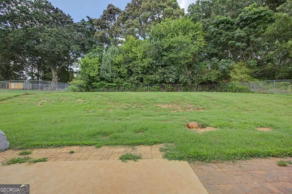 1438 Solomon DR Winder, GA 30680