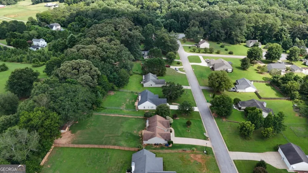 1438 Solomon DR Winder, GA 30680