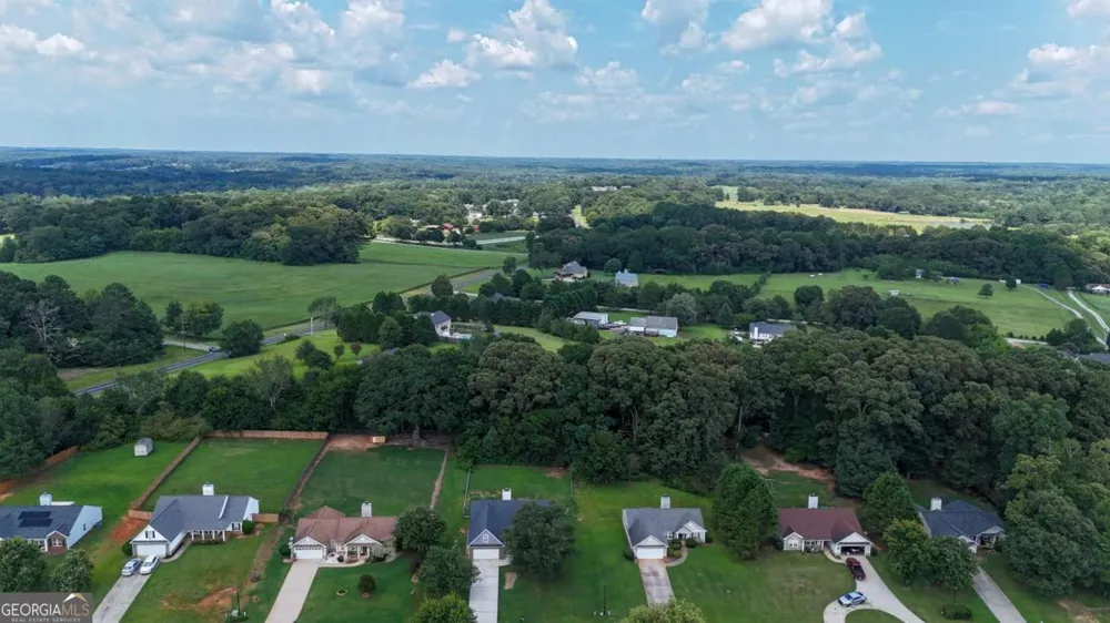 1438 Solomon DR Winder, GA 30680