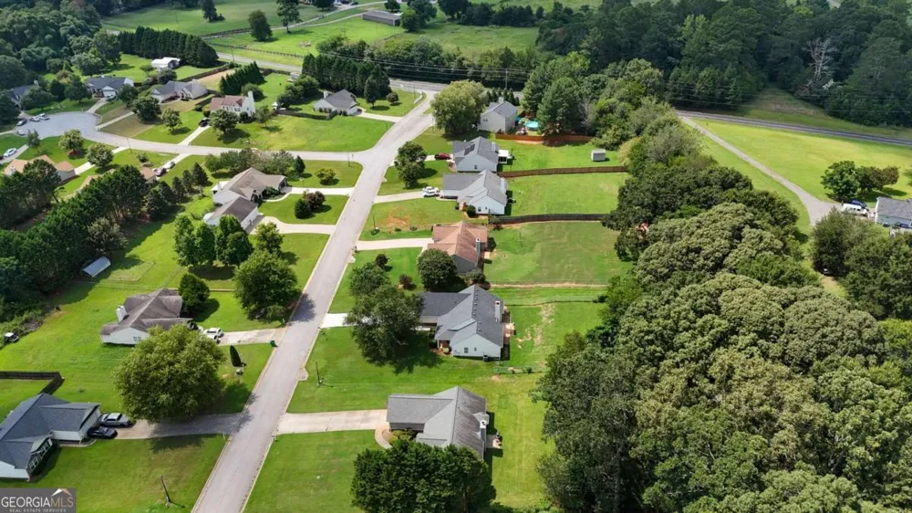 1438 Solomon DR Winder, GA 30680