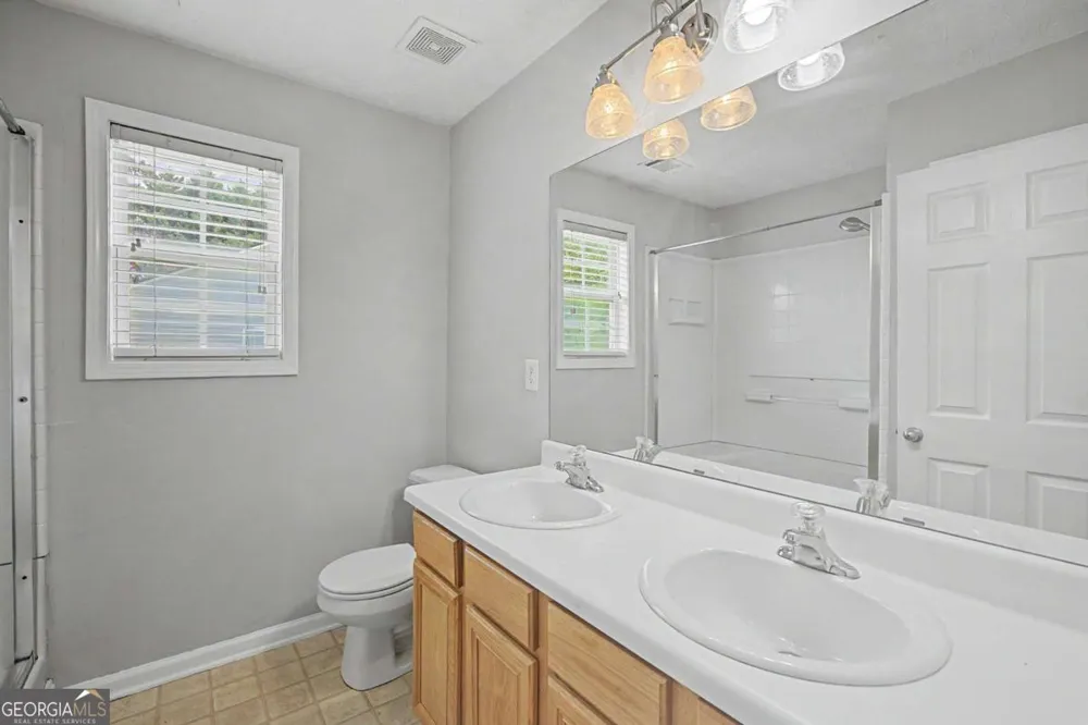 1438 Solomon DR Winder, GA 30680