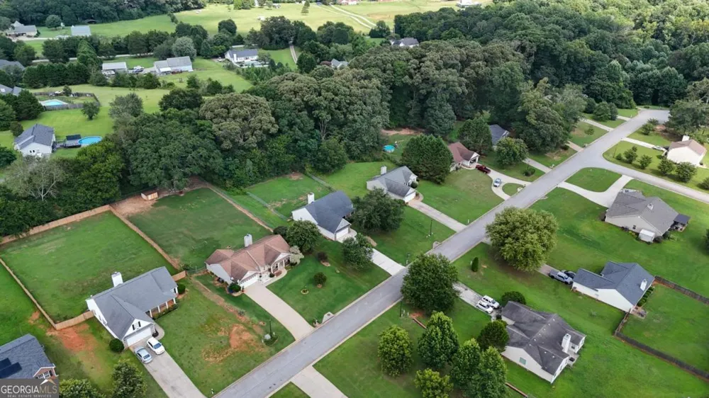 1438 Solomon DR Winder, GA 30680