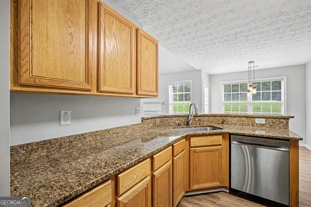 1438 Solomon DR Winder, GA 30680