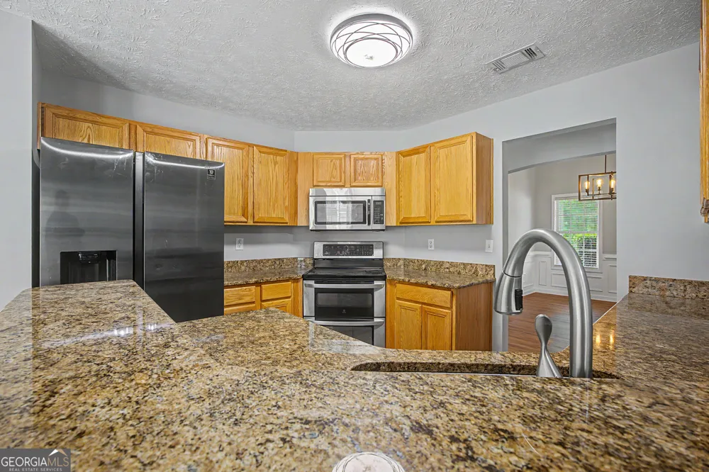 1438 Solomon DR Winder, GA 30680