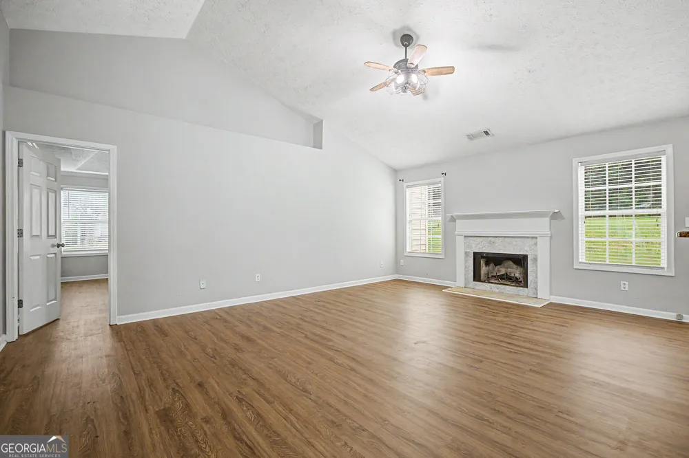 1438 Solomon DR Winder, GA 30680
