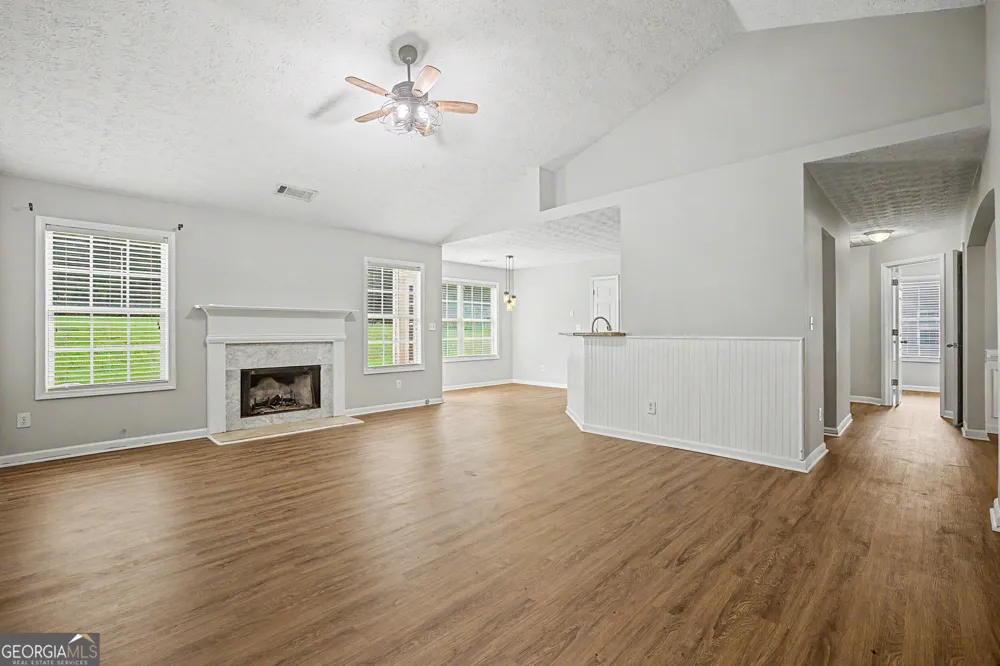 1438 Solomon DR Winder, GA 30680