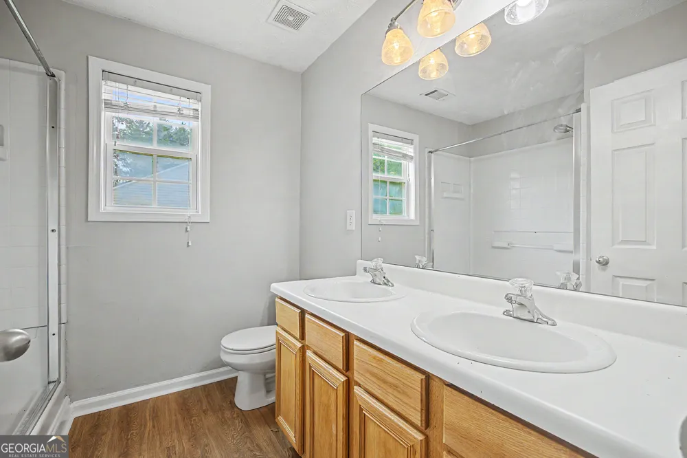 1438 Solomon DR Winder, GA 30680