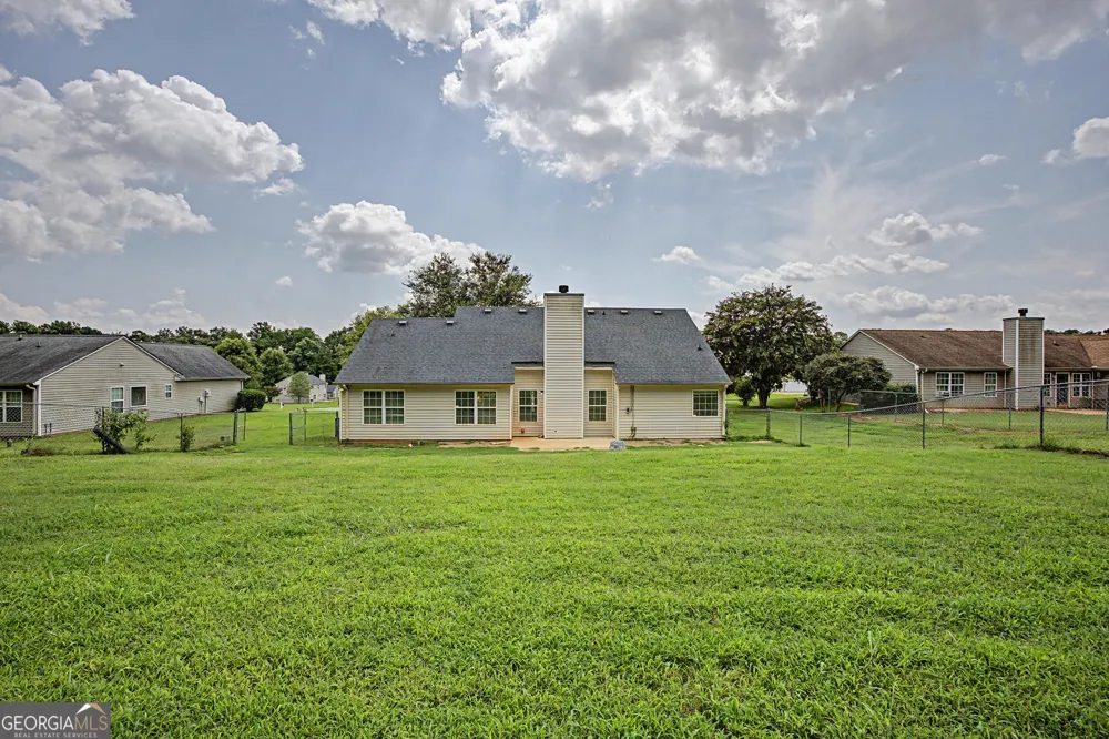 1438 Solomon DR Winder, GA 30680