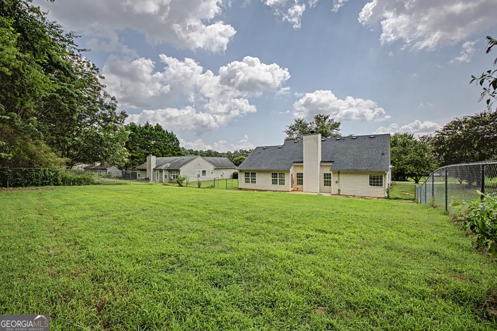 1438 Solomon DR Winder, GA 30680
