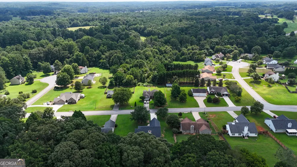 1438 Solomon DR Winder, GA 30680