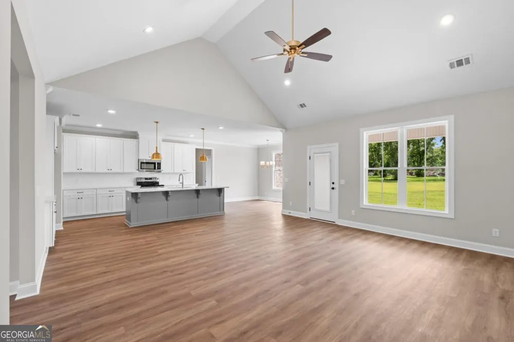 9 Honeysuckle DR Claxton, GA 30417