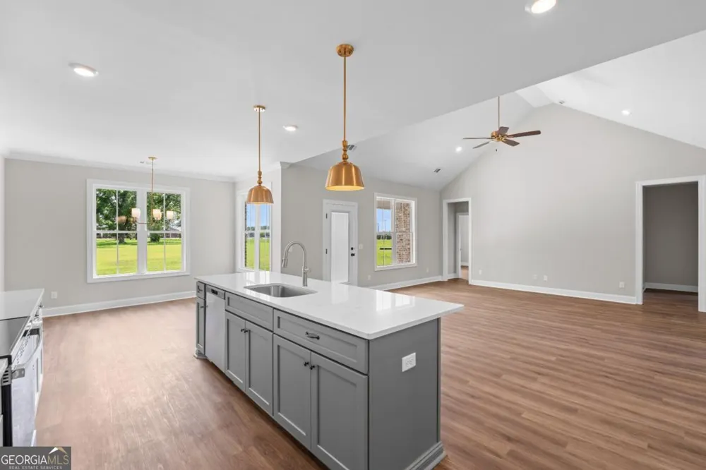 9 Honeysuckle DR Claxton, GA 30417
